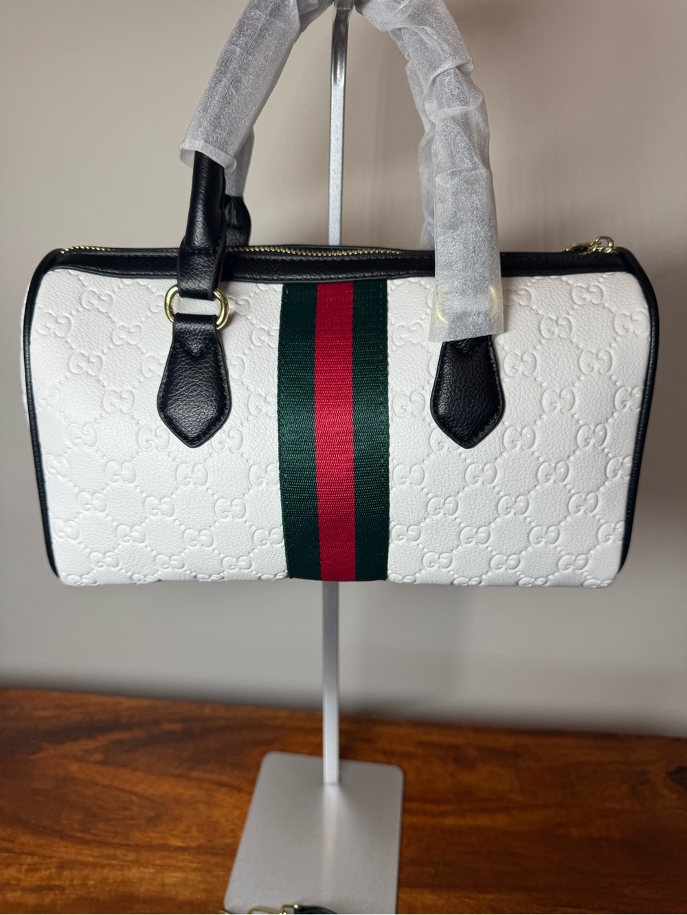 White Barrel Bag. No Brand. - Picture 2 of 7